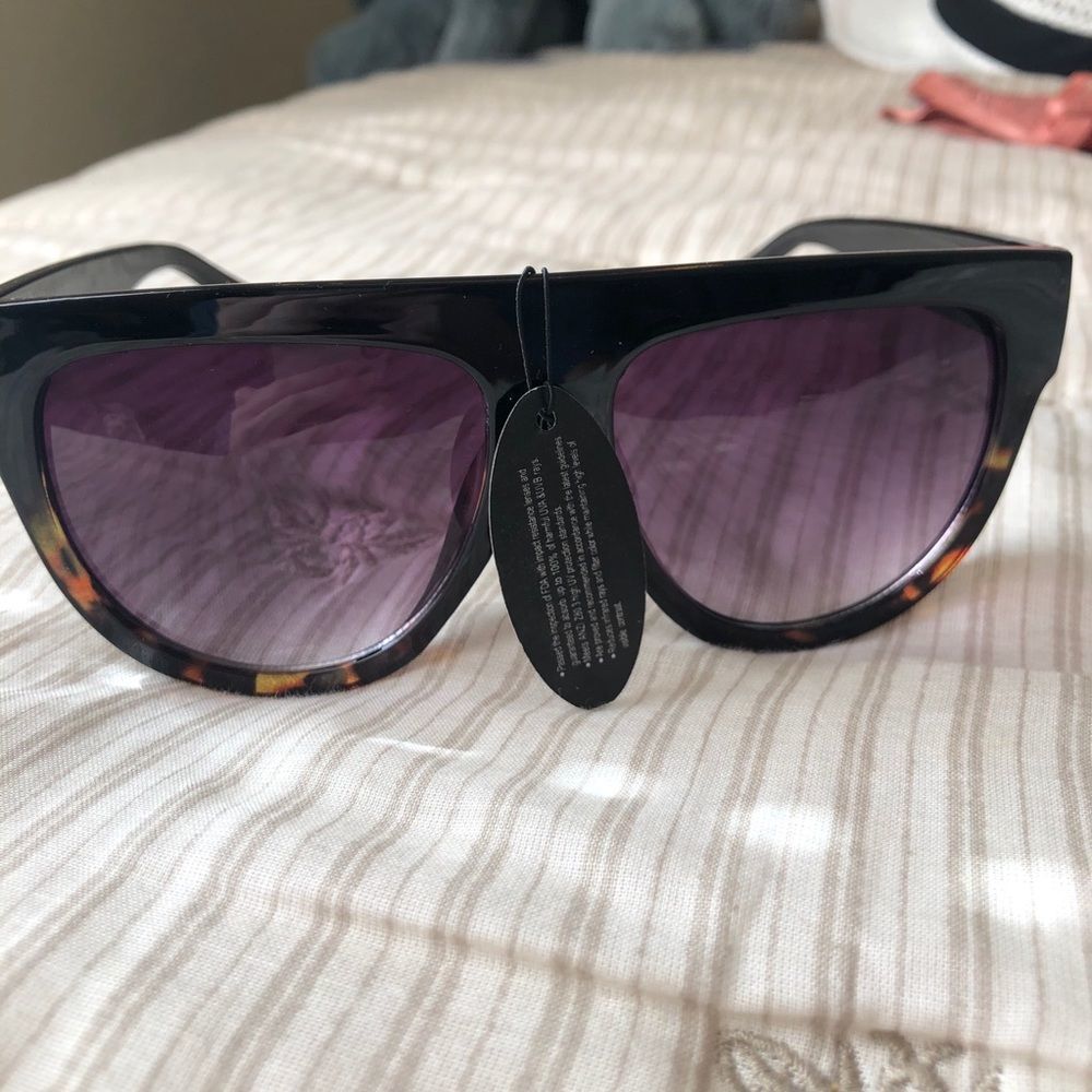 Tortoise Black Basic Sunglasses